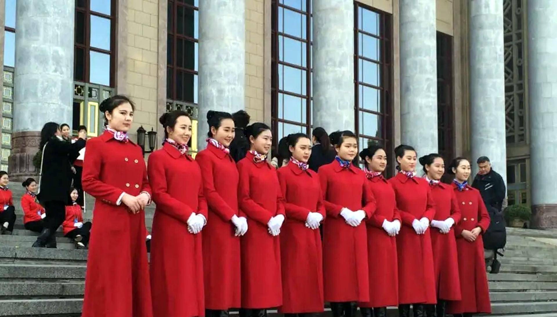 要求极高三四百人只挑两三个唯独没北京人pg电子娱乐平台原创人民大会堂对服务员(图17)