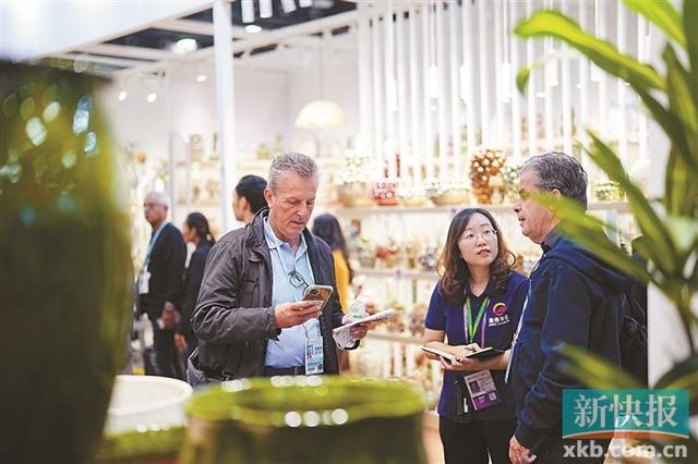 “聪明”的大家居吸睛全球采购商pg电子模拟器试玩聚力创新 更(图4)